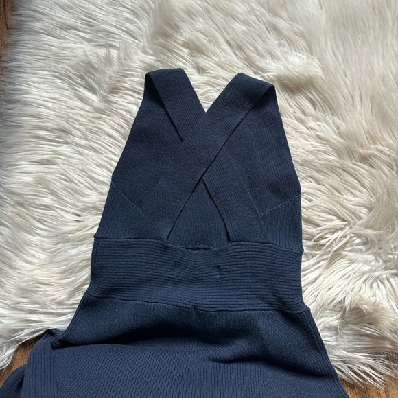 EVERLANE The Ribbed Cotton Cross-Back Dress In Navy - Picture 9 of 9